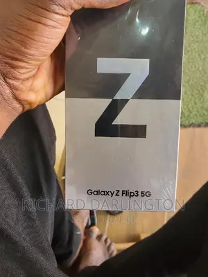 New Samsung Galaxy Z Flip3 5G 256 GB Black