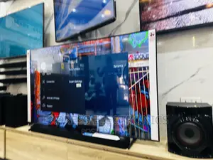 Powerful Dynamic Smart Samsung 55”Au7092 Tv 