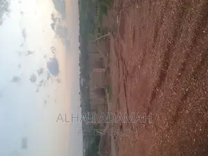 5bdrm Block of Flats in Diamond City Astate, Kumasi Metropolitan