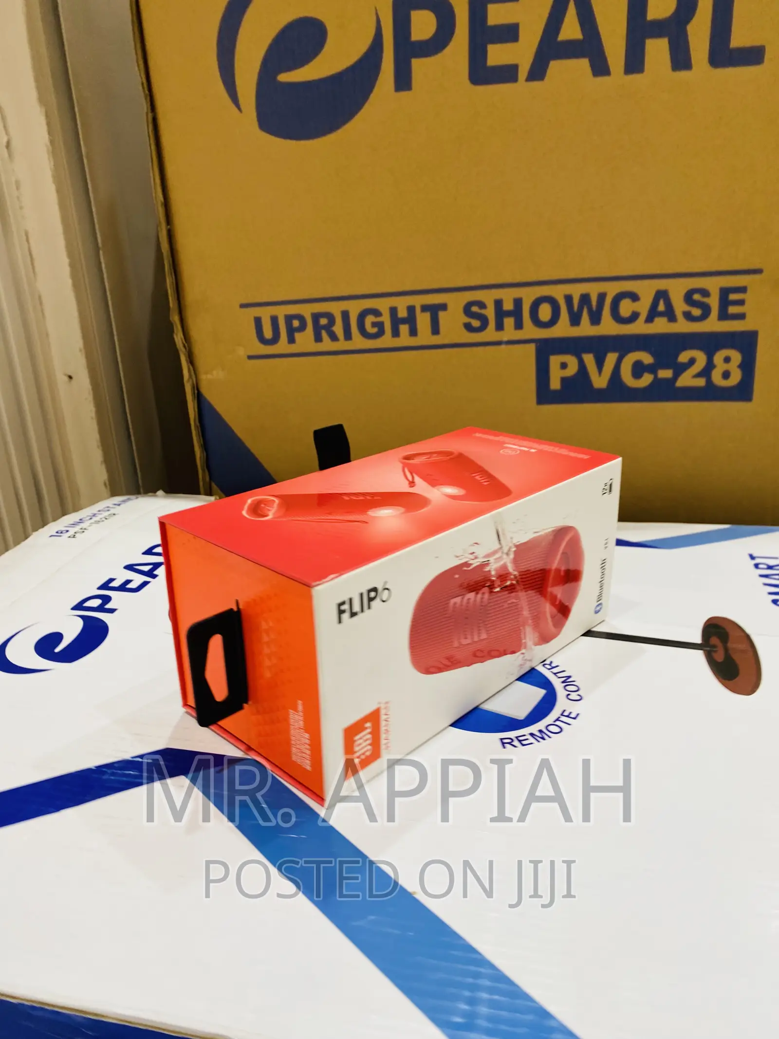 Brand New JBL Flip 6 Bluetooth Speaker(Red).