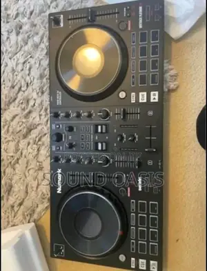 Numark Mixtrack Platinum FX - DJ Controller