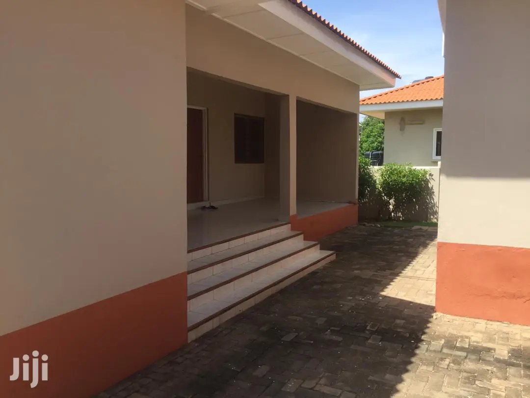 4bdrm House in Bronko Housing, Accra Metropolitan for rent