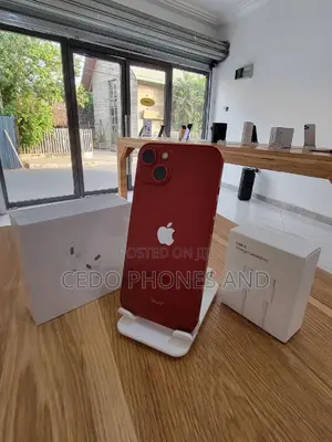 Apple iPhone 13 128 GB Red