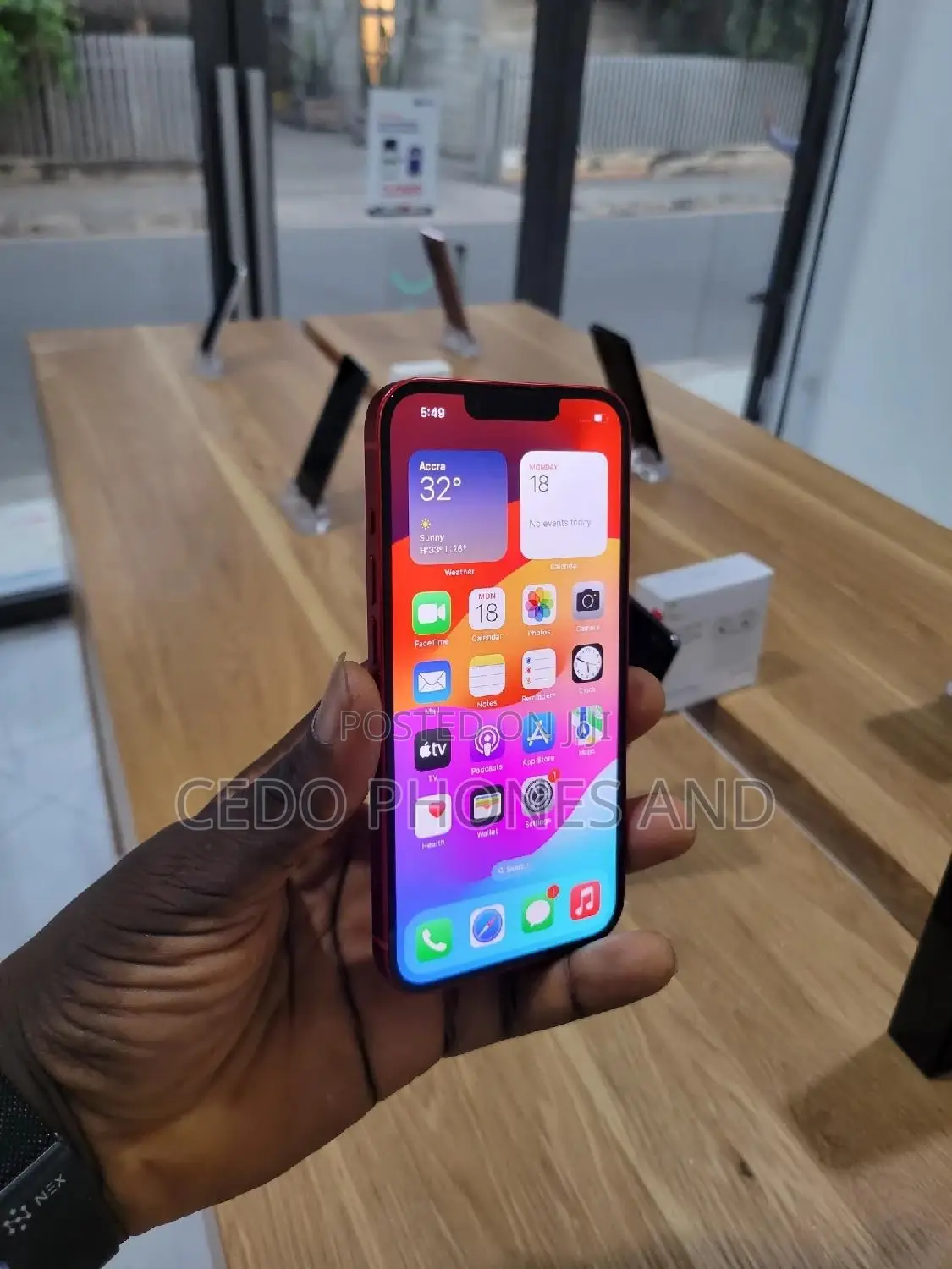 Apple iPhone 13 128 GB Red