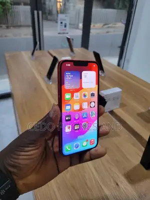 Apple iPhone 13 128 GB Red