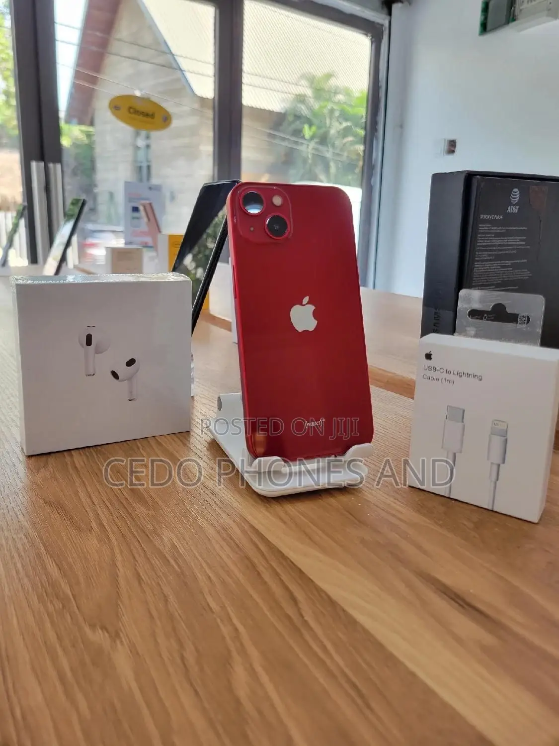 Apple iPhone 13 128 GB Red