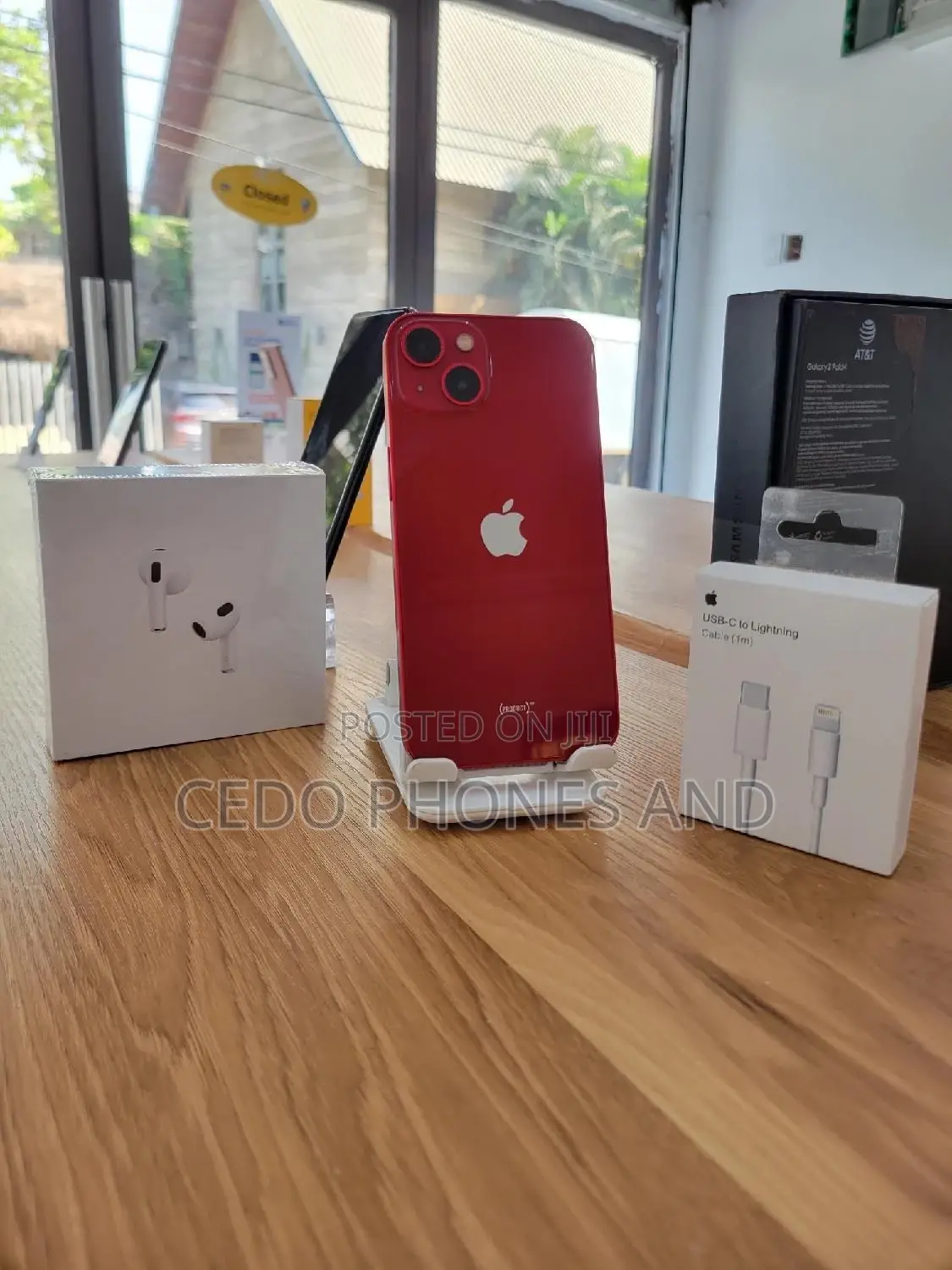Apple iPhone 13 128 GB Red
