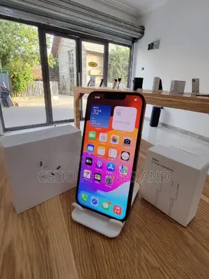 Apple iPhone 13 128 GB Red