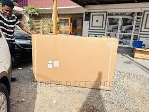 75CU7172 UHD Smart Samsung Glossy Slim Sleek Tv 