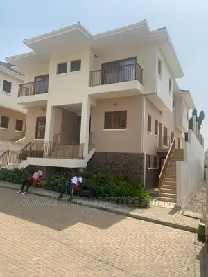 5bdrm House in Cantonments for rent
