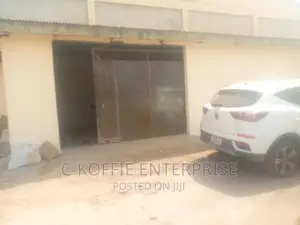 250sqm Warehouse at Circle for Rent