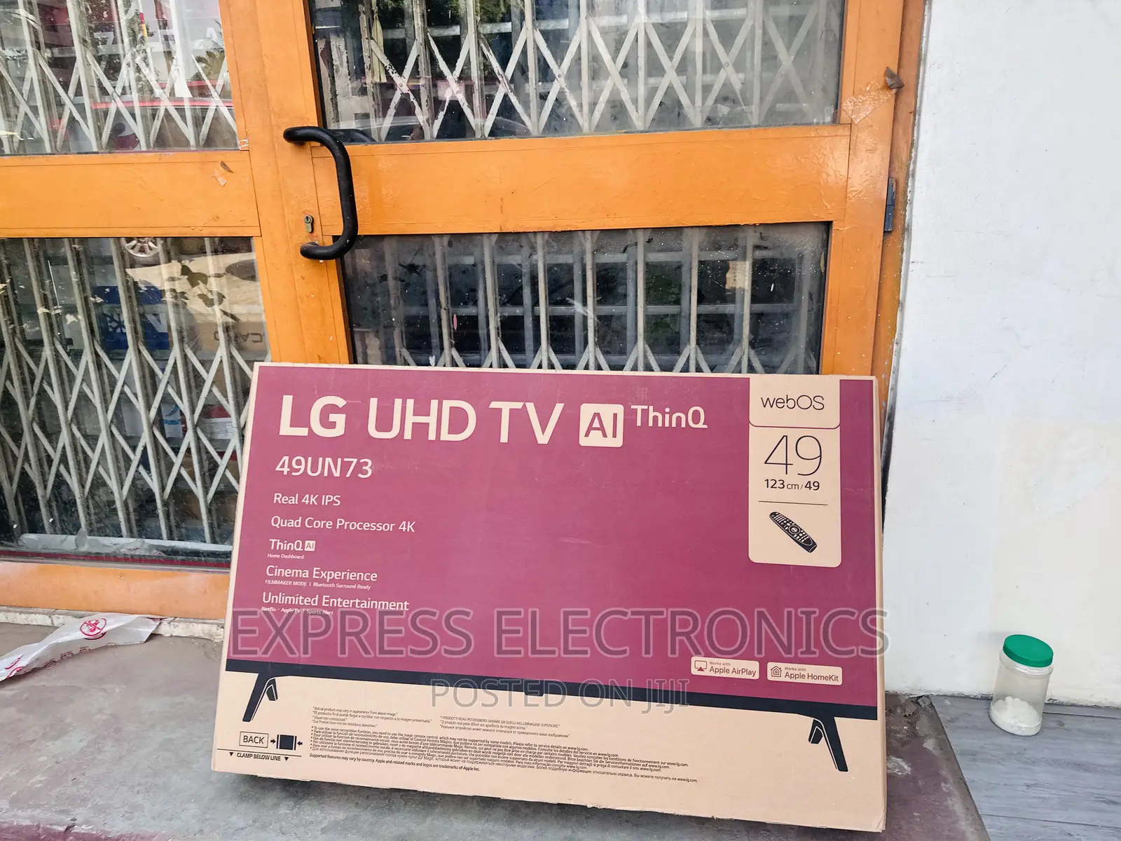 Grab Your Favorite  TV  UHD Smart LG 49”UN7340