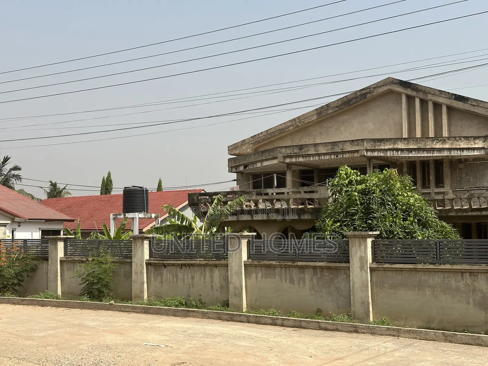 10bdrm House in Dome for sale