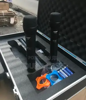 Shure AXT800 Axient Digital
Wireless Microphone System