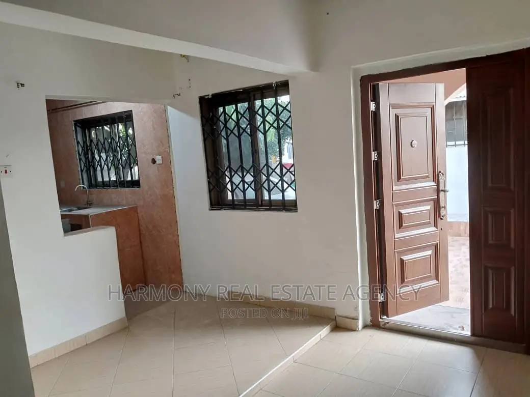 4bdrm House in Abelemkpe for sale