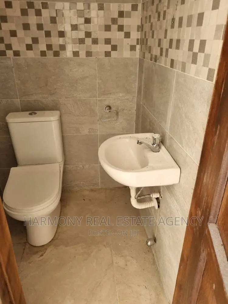 4bdrm House in Abelemkpe for sale
