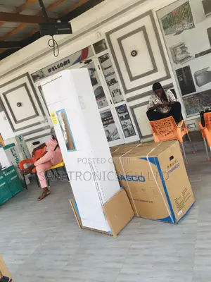 Split Nasco 2.5hp Standing Floor Airconditioner + Gas Burner