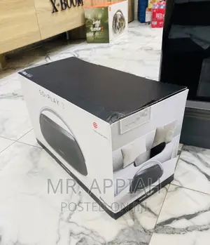 Lovely Harman Kardon Play Bluetooth Electric Speaker.