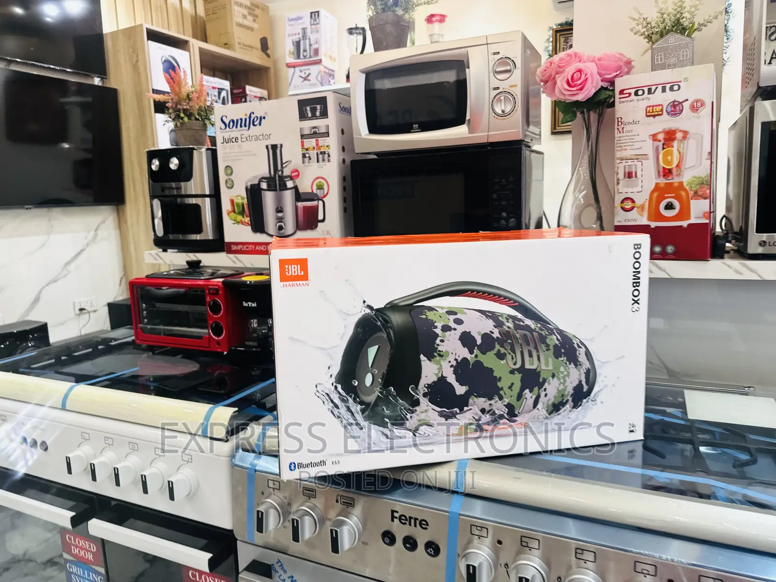 Gorgeous Sleek Bluetooth Speaker JBL Boombox 3