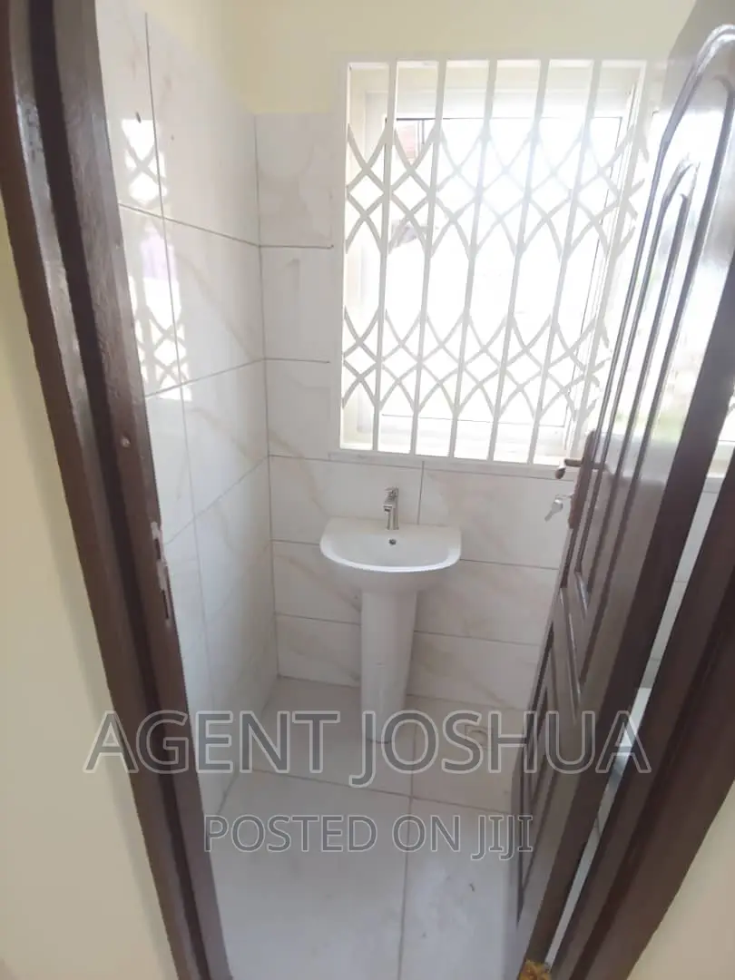 5bdrm House in Manet Court Estate, Spintex for rent