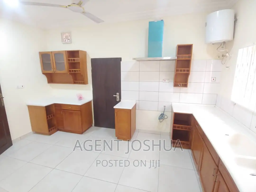 5bdrm House in Manet Court Estate, Spintex for rent