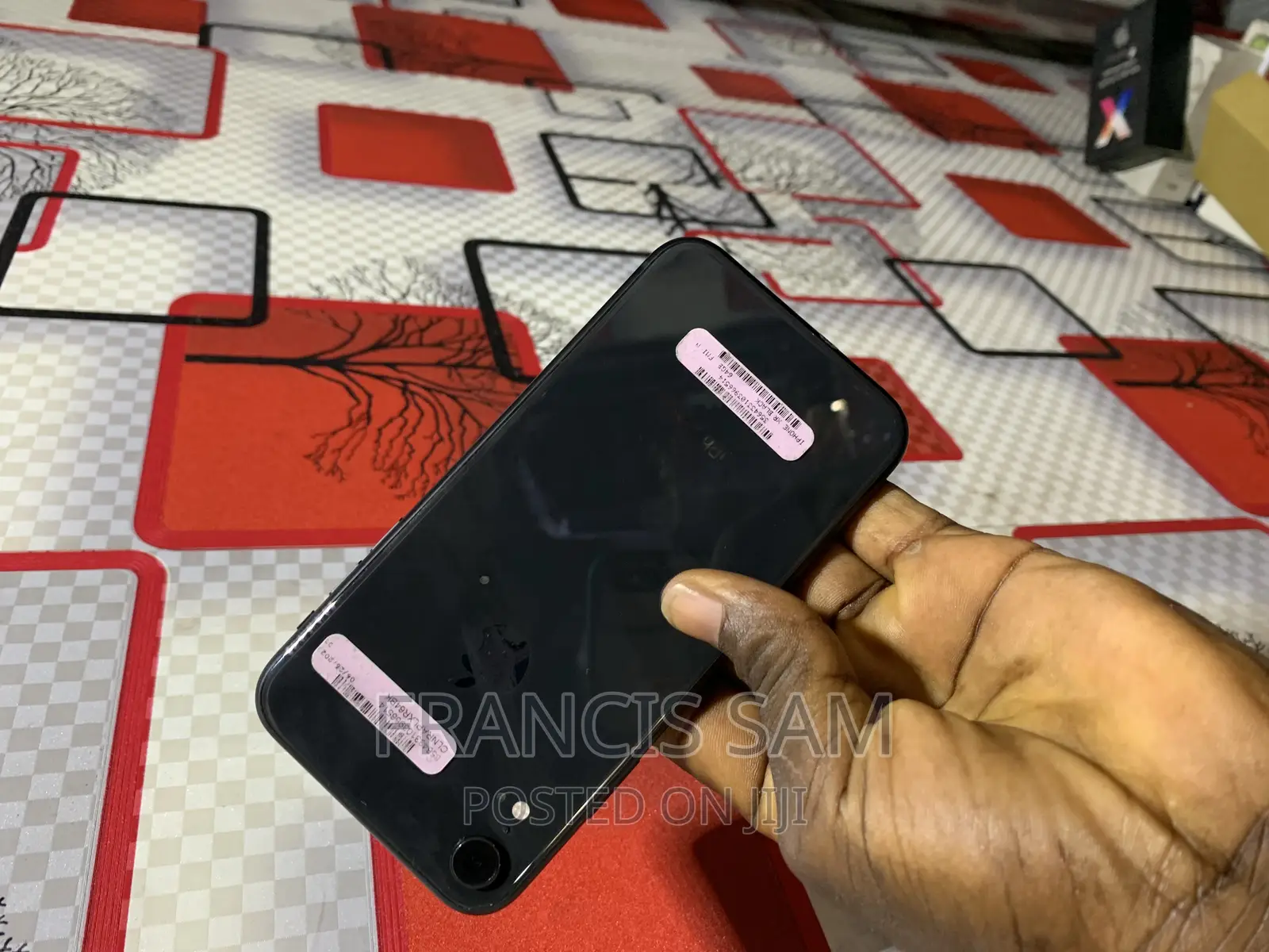 New Apple iPhone XR 64 GB Black