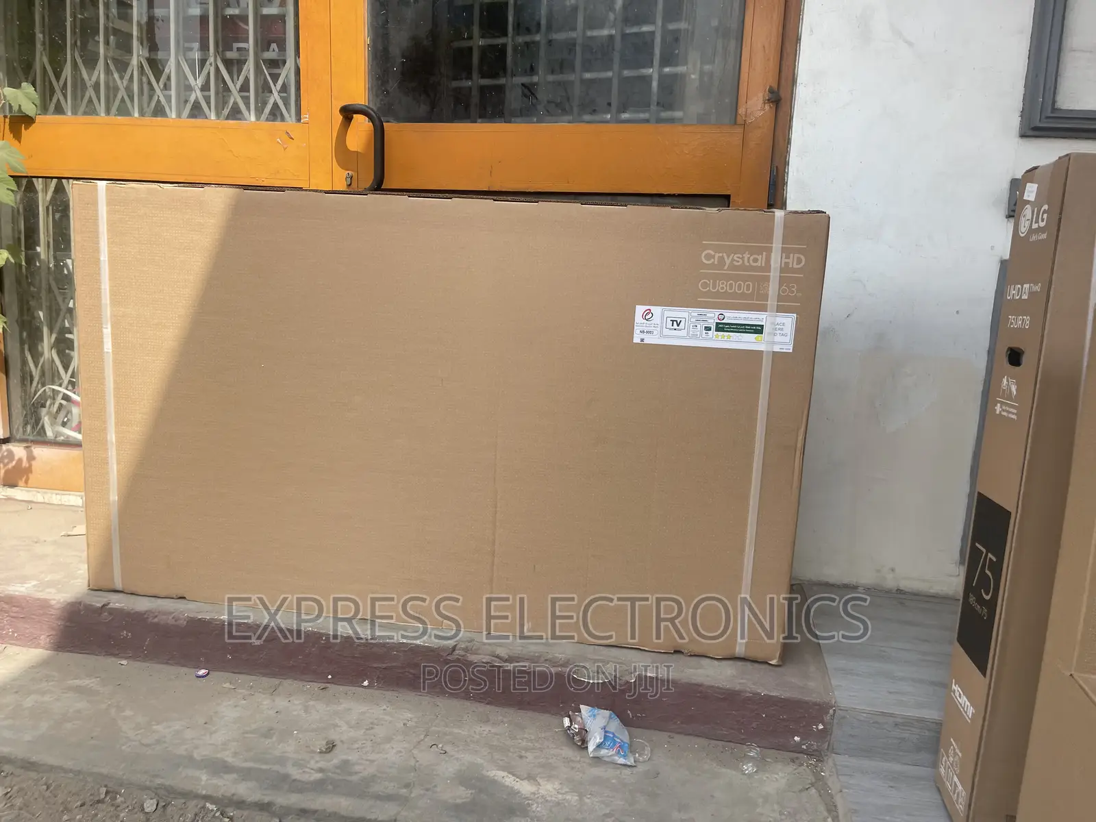 Vivid Clear Pictures UHD Smart __65”Cu8000