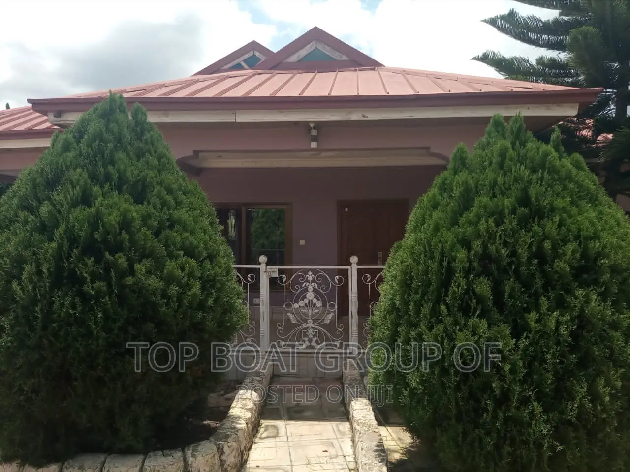 Furnished 3bdrm House in Top Boat Estate, Kumasi Metropolitan for sale