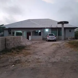Furnished 6bdrm House in Top Boat Estate, Kumasi Metropolitan for sale