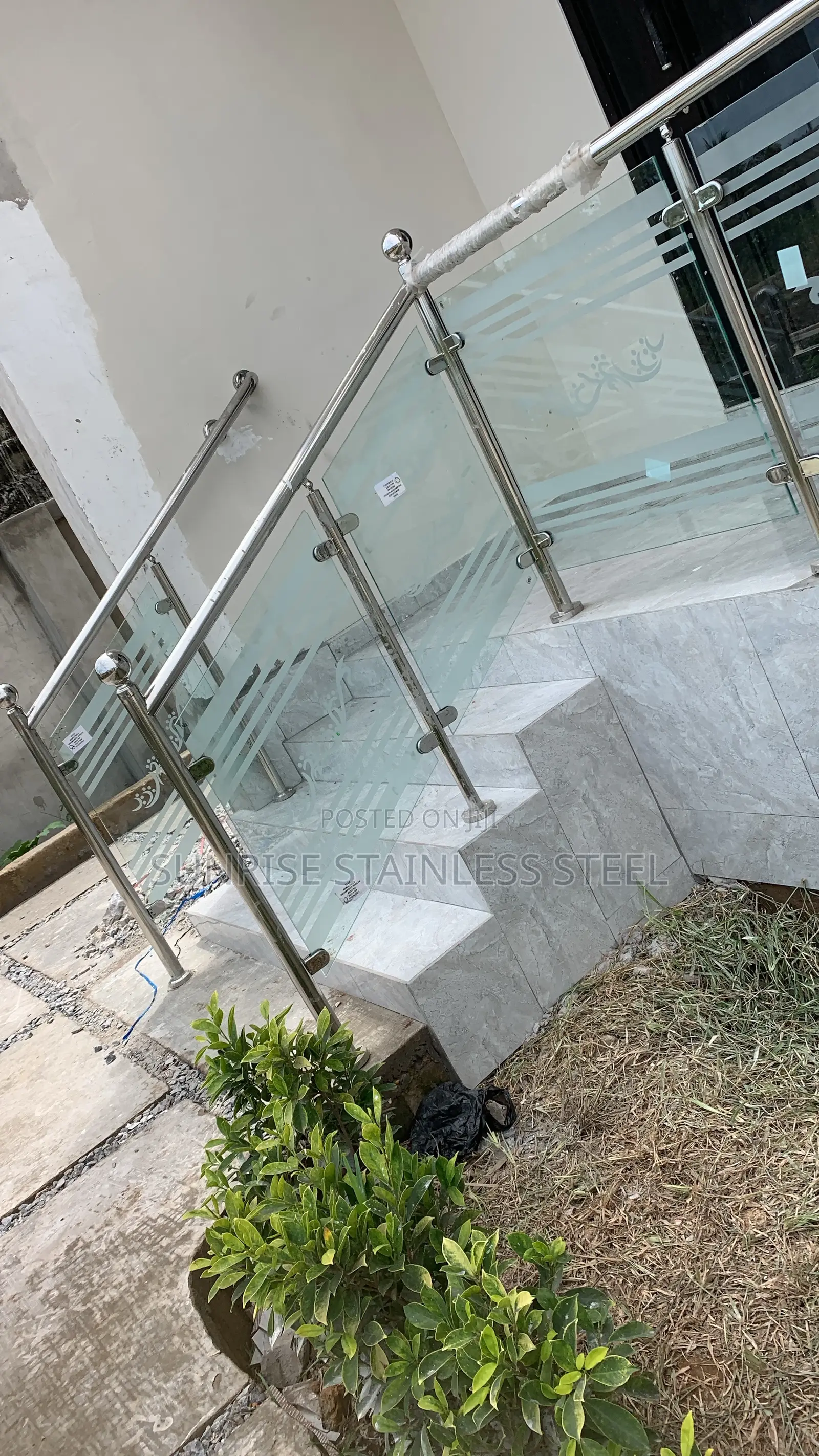 Stainless Balustrade and Gold Design