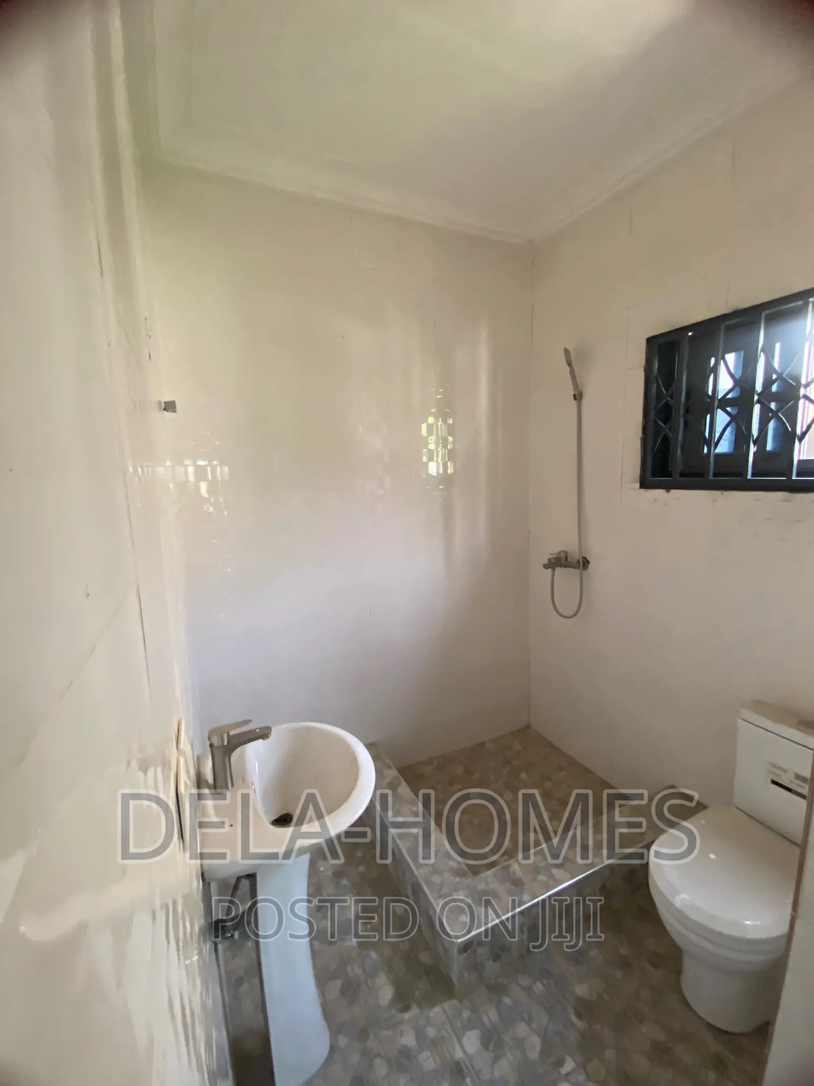 2bdrm Apartment in Lakeside Estate, Ashaley Botwe for rent