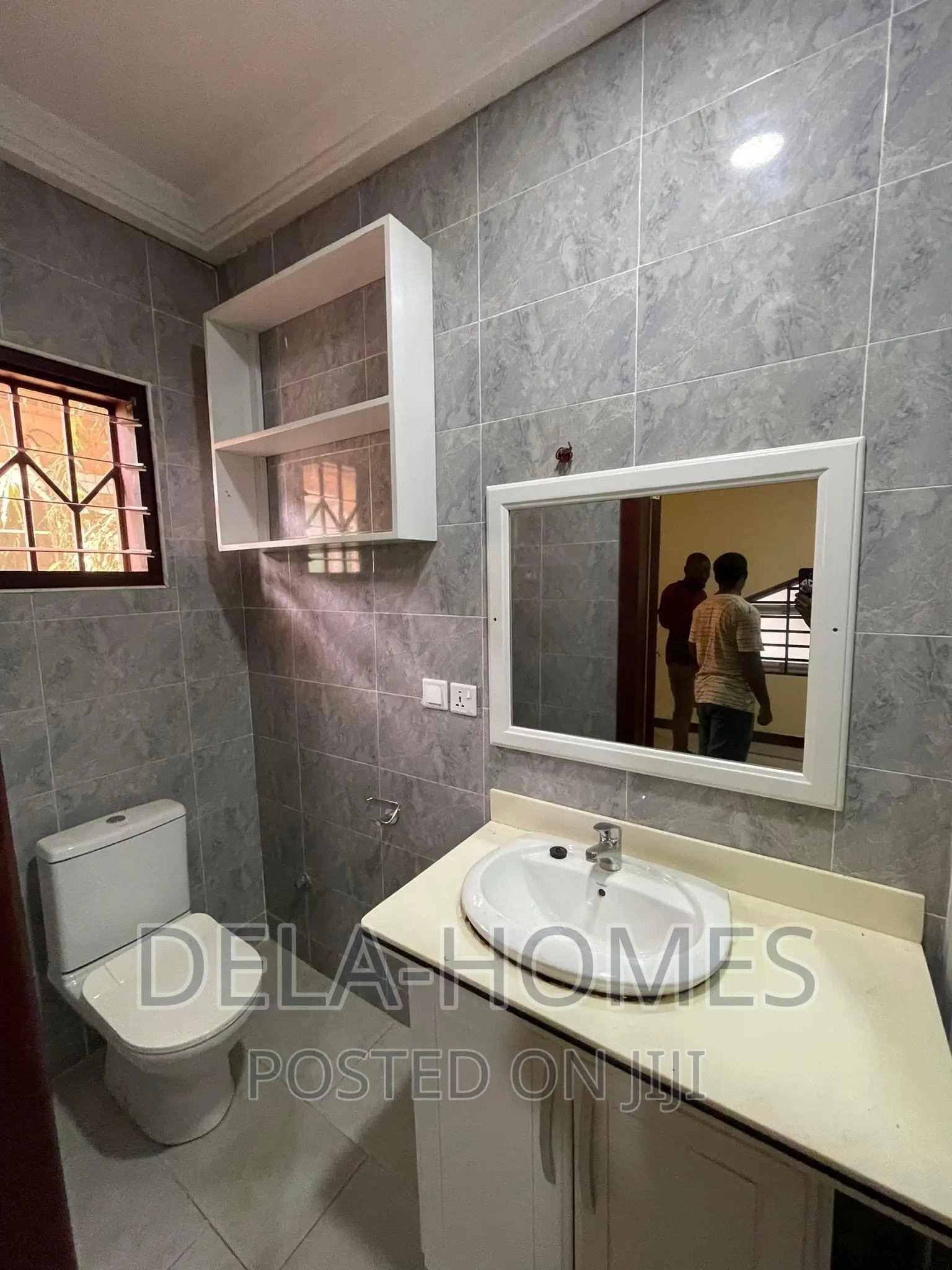 3bdrm Apartment in Lakeside Estate, Ashaley Botwe for rent