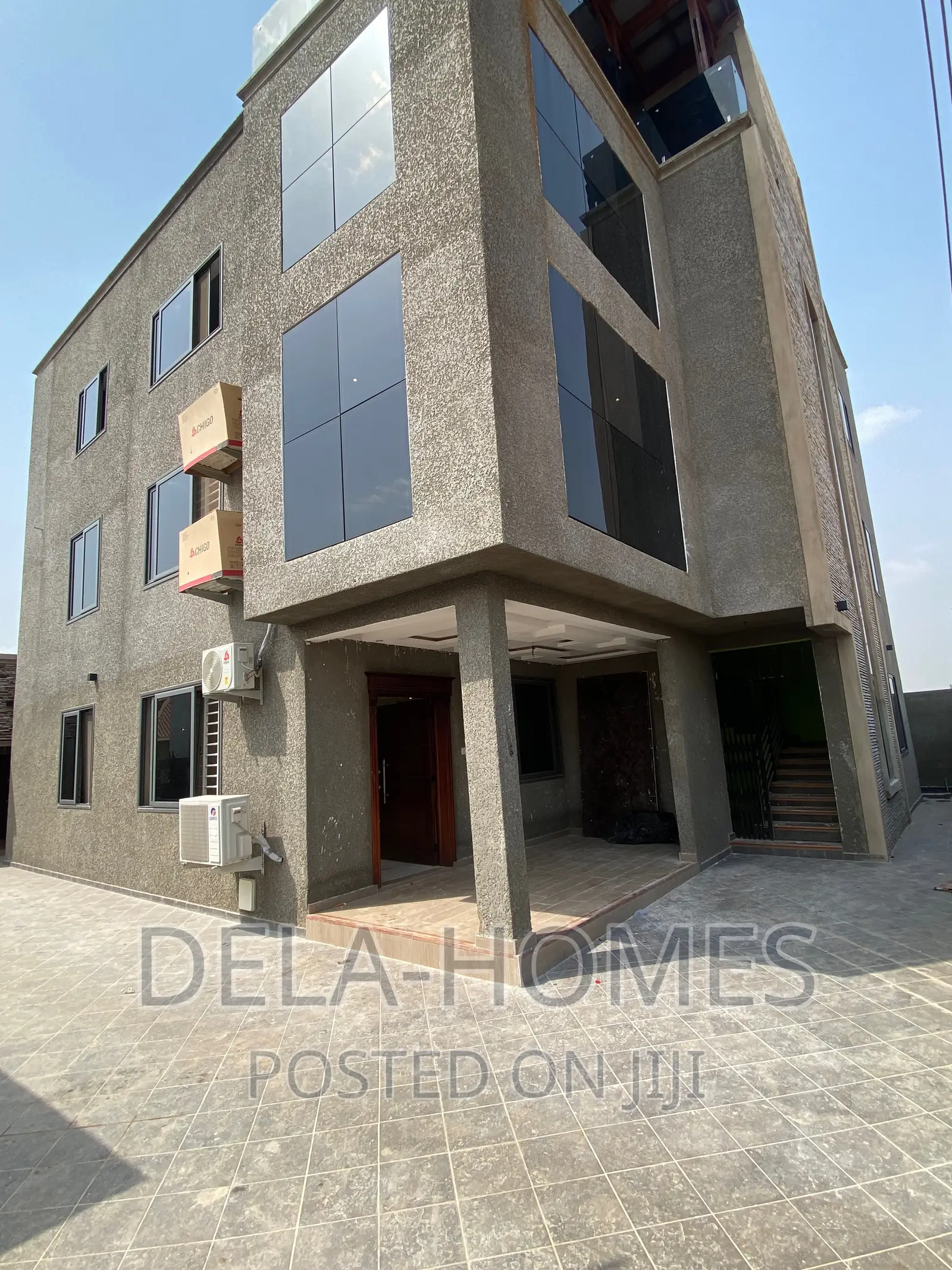 3bdrm Apartment in Lakeside Estate, Ashaley Botwe for rent