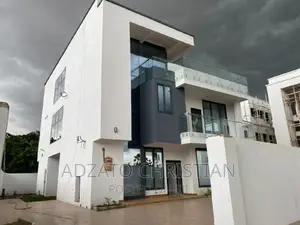 5 Bedroom Luxurious Houses for Sale