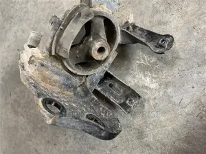 TOYOTA RAV4 2013-13 Gearbox Seat Top. Original Parts Only.