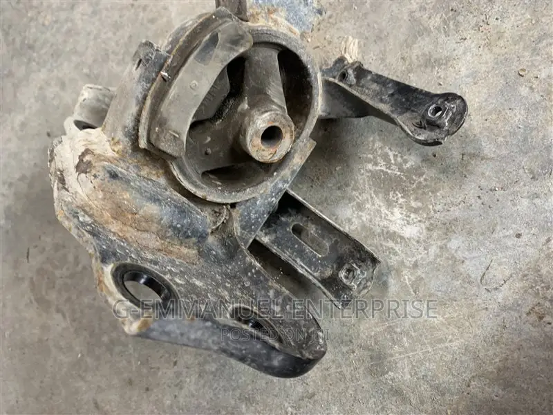 TOYOTA RAV4 2013-13 Gearbox Seat Top. Original Parts Only.