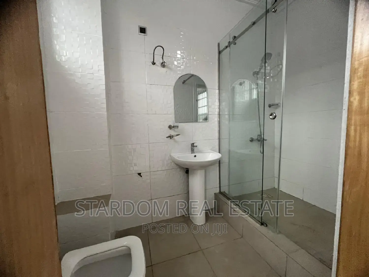 3bdrm Apartment in Adjiriganor for rent