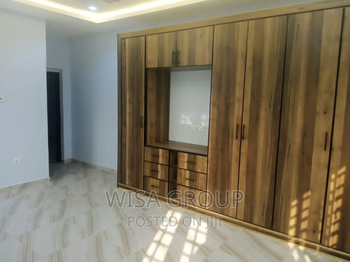 4bdrm Duplex in Wisa Groups, Last Stop for rent