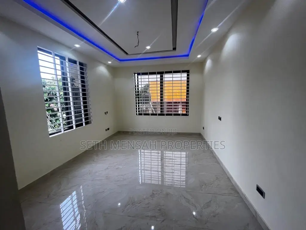 4bdrm Mansion in Skm, East Legon for sale