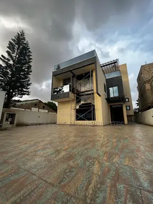 5bdrm Mansion in Skm, East Legon for sale