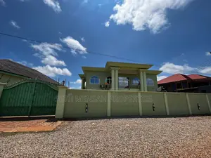 6bdrm House in Skm, East Legon for sale