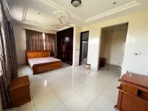 6bdrm House in Skm, East Legon for sale