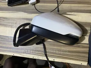 Honda Crv 2023 Side Mirror With Sensor And Light Available