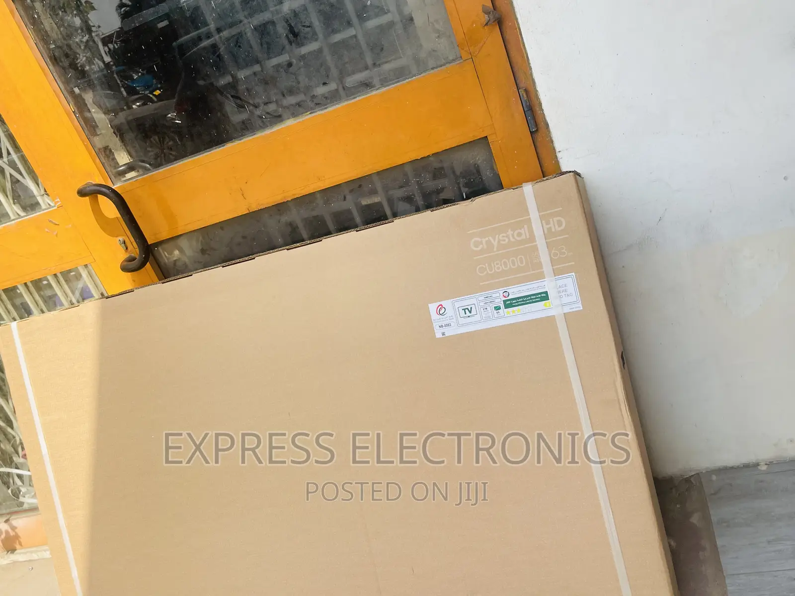 Samsung UHD Smart 65”Cu8000 Glossy LED Screen 