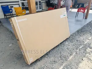 Samsung UHD Smart 55”Au7092 Glossy LED Display