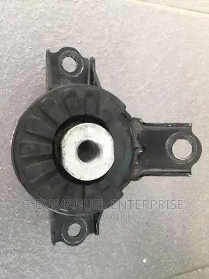 TOYOTA Passo Engine Seat Left Top. Original Parts Only.