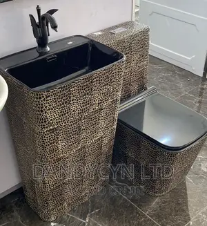Executive Wc With Basin Gold Black