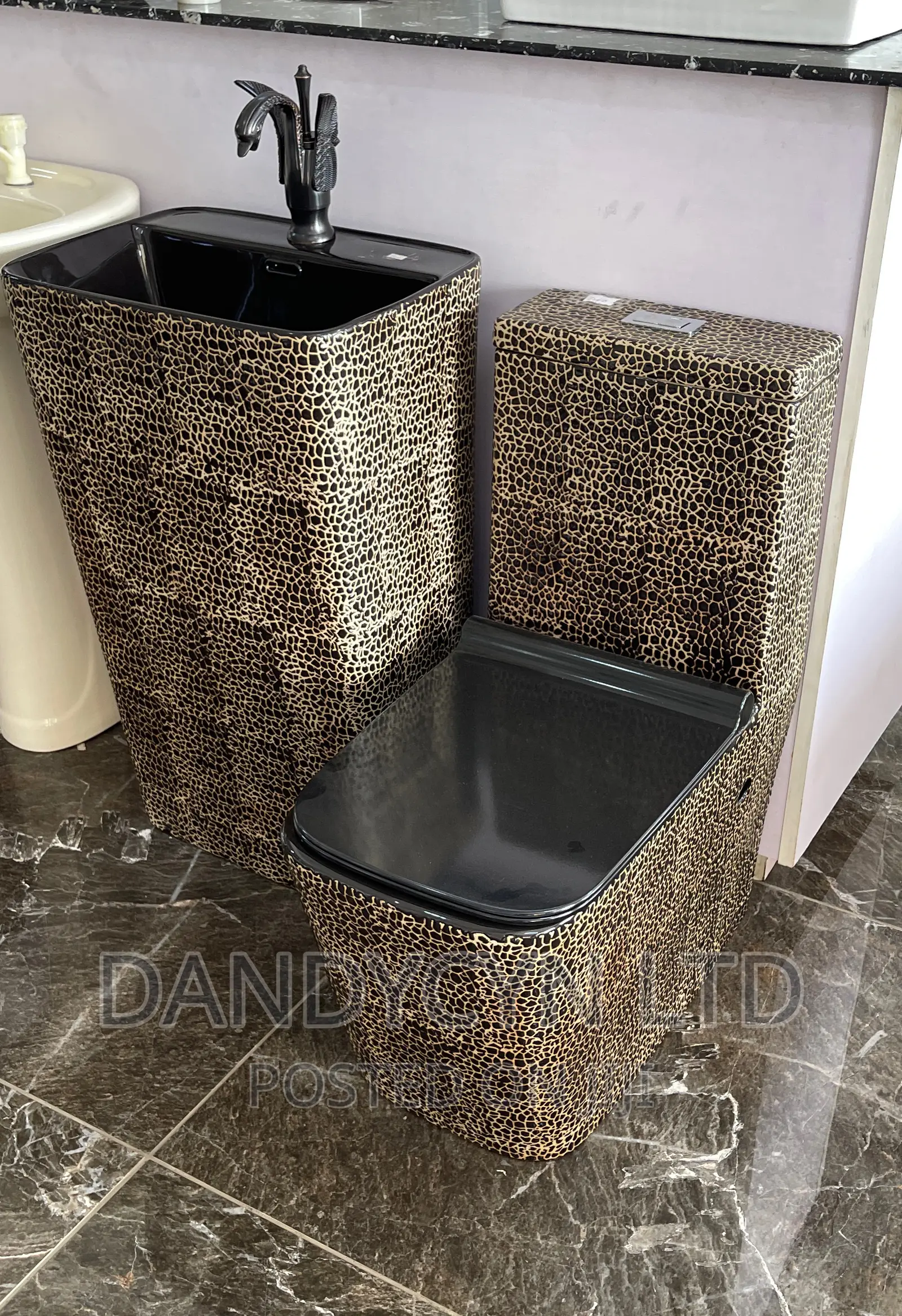 Executive Wc With Basin Gold Black
