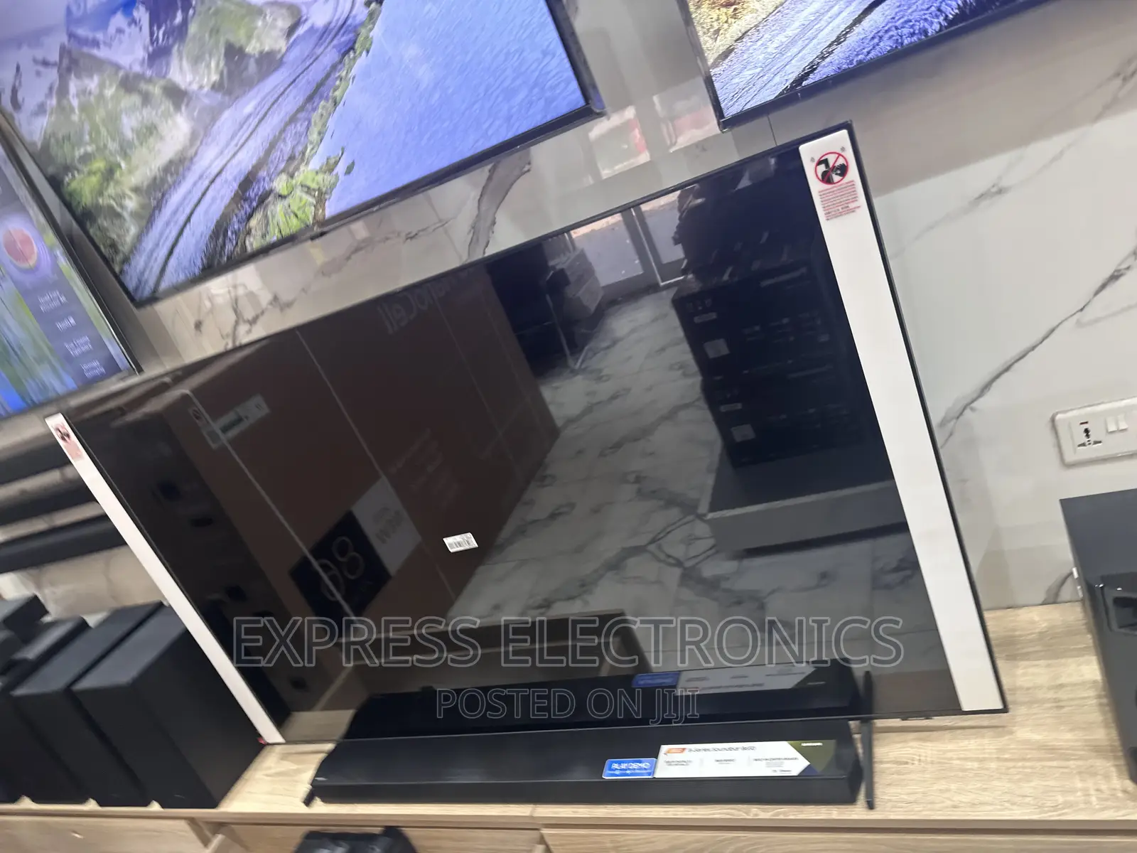 Mesmeric Slim Uhd Qled Samsung 85”Q60c Tv