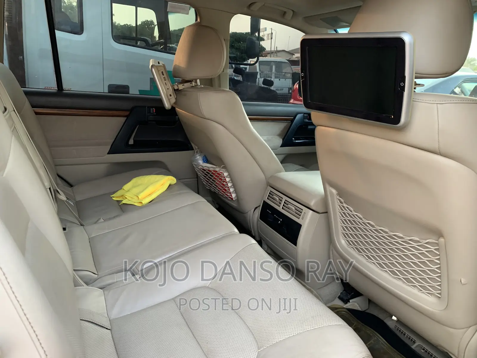 Toyota Land Cruiser for Rent